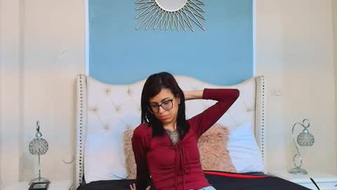 Snapshot of emily_loperaa chatting on November 2025 11:05:02 PM Emily online show from November 2025 11:05:02 PM