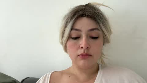 emily_morning_dew online show from September 2025 07:41:02 AM