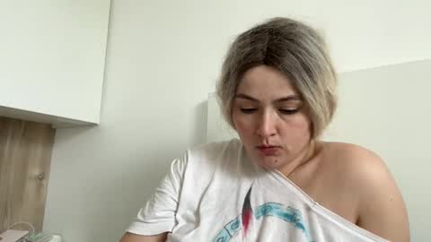 emily_morning_dew online show from October 2025 10:54:02 AM