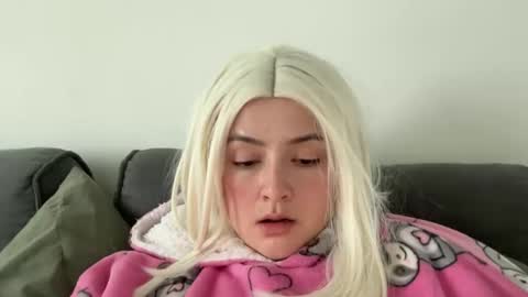 emily_morning_dew online show from November 2025 10:49:02 AM