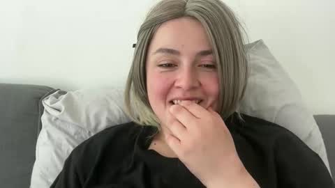 Snapshot of emily_morning_dew chatting on May 2026 07:04:02 AM emily_morning_dew online show from May 2026 07:04:02 AM