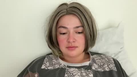 emily_morning_dew online show from June 2026 05:49:02 AM