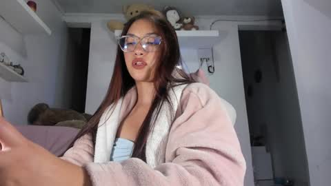 Snapshot of emily_palmeer chatting on December 2024 09:09:01 AM emily_palmeer online show from December 2024 09:09:01 AM
