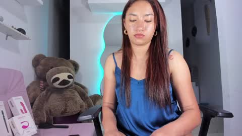 Snapshot of emily_palmeer chatting on December 2024 09:02:02 AM emily_palmeer online show from December 2024 09:02:02 AM