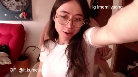 emily_pearl_ online show from February 2026 07:32:02 PM