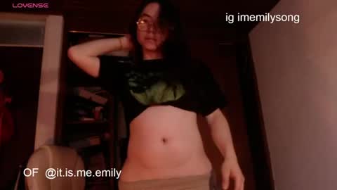 Snapshot of emily_pearl_ chatting on June 2026 10:24:01 PM emily_pearl_ online show from June 2026 10:24:01 PM