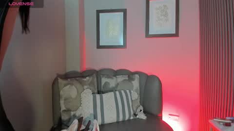 Emily  online show from September 2025 01:27:01 PM