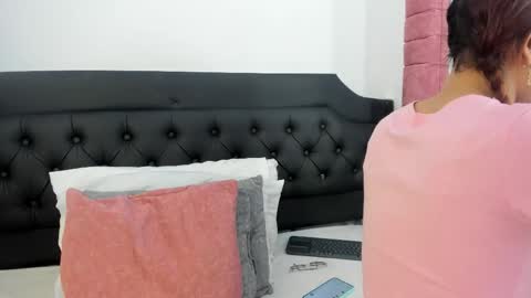 EMILY online show from September 2025 03:35:02 PM