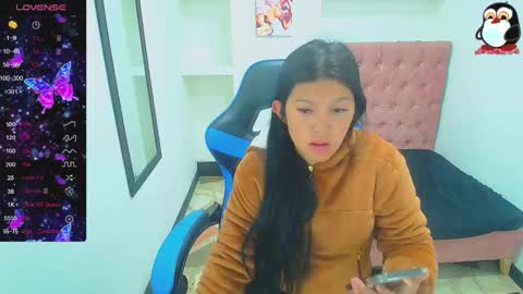 Snapshot of emily_rosse04 chatting on January 2025 12:06:01 PM online show from January 2025 12:06:01 PM