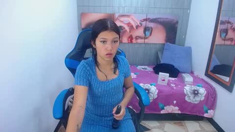 Snapshot of emily_rosse04 chatting on March 2025 12:27:02 PM online show from March 2025 12:27:02 PM