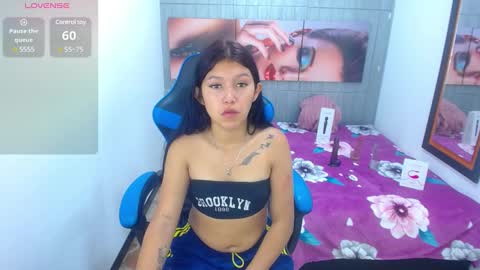 Snapshot of emily_rosse04 chatting on March 2025 12:09:01 PM online show from March 2025 12:09:01 PM