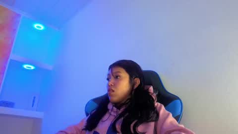 Snapshot of emily_rosse04 chatting on September 2025 01:38:02 PM online show from September 2025 01:38:02 PM