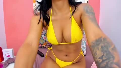 Snapshot of emily_sexy3 chatting on February 2025 11:14:02 AM Emily online show from February 2025 11:14:02 AM