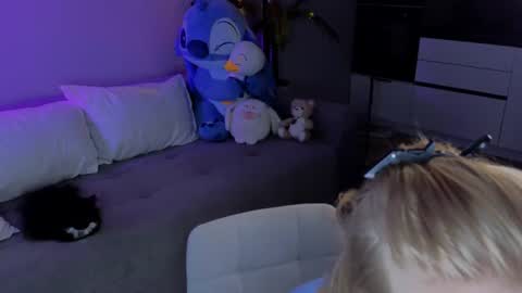 emily shepard online show from July 2026 01:21:02 AM