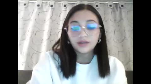 Snapshot of emily_smith29 chatting on December 2024 03:50:02 AM emi online show from December 2024 03:50:02 AM