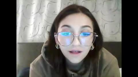 Snapshot of emily_smith29 chatting on December 2024 01:17:01 AM emi online show from December 2024 01:17:01 AM