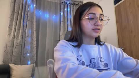 Snapshot of emily_smith29 chatting on February 2025 01:34:01 AM emi online show from February 2025 01:34:01 AM