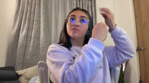 Snapshot of emily_smith29 chatting on February 2025 01:02:02 AM emi online show from February 2025 01:02:02 AM