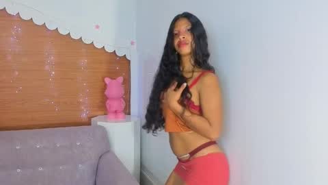 emily_smith_t online show from April 2026 09:50:02 PM