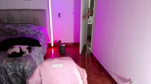 Emily  Swan online show from November 2025 02:00:02 AM