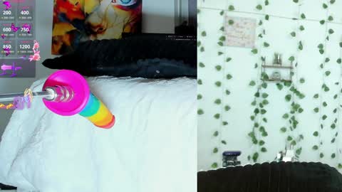 Emily Thompson33 online show from April 2026 05:01:02 AM