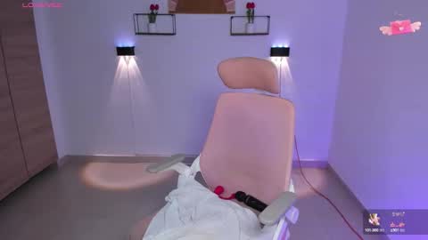 Emi online show from October 2025 08:42:02 PM