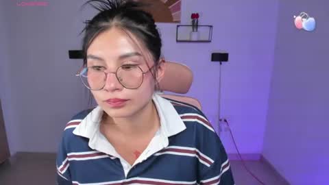 Snapshot of emily_villamil_ chatting on June 2026 08:46:01 PM Emi online show from June 2026 08:46:01 PM
