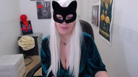 Snapshot of emily_york18 chatting on February 2025 07:03:01 AM Emily online show from February 2025 07:03:01 AM