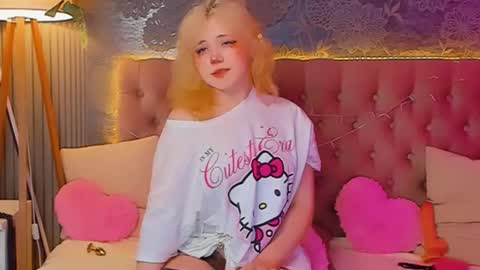 Snapshot of emilyangels chatting on April 2026 06:49:01 AM Baby Emelli online show from April 2026 06:49:01 AM