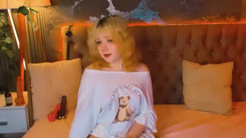 Snapshot of emilyangels chatting on May 2026 06:30:02 AM Baby Emelli online show from May 2026 06:30:02 AM