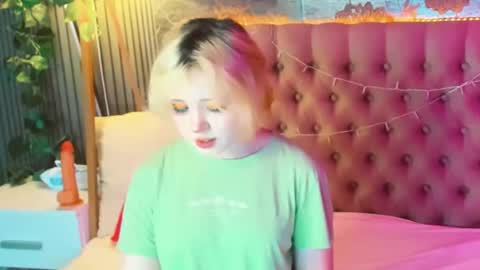 Snapshot of emilyangels chatting on May 2026 06:10:02 AM Baby Emelli online show from May 2026 06:10:02 AM