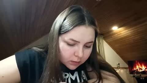 emilyar online show from April 2026 07:50:02 PM