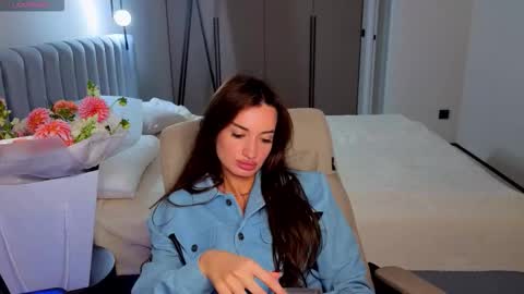 Emily online show from September 2025 07:47:02 PM