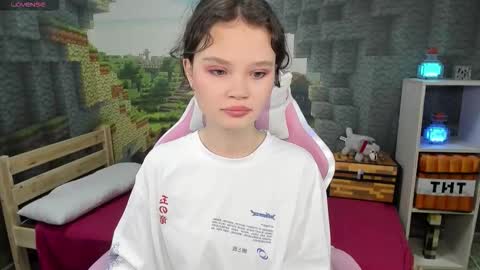 Emilyhaves online show from September 2025 11:18:02 PM