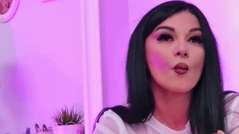 Emily online show from November 2025 08:19:02 PM