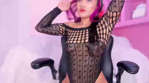 Snapshot of emilycristal chatting on January 2025 09:05:02 PM Emily online show from January 2025 09:05:02 PM