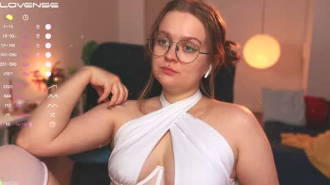 Snapshot of emilyforelsket chatting on December 2024 03:53:01 PM Emily online show from December 2024 03:53:01 PM