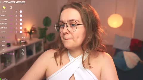 Snapshot of emilyforelsket chatting on December 2024 03:33:02 PM Emily online show from December 2024 03:33:02 PM