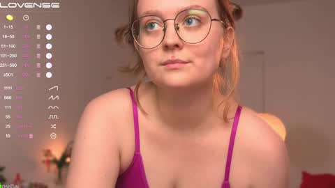 Snapshot of emilyforelsket chatting on December 2024 03:04:01 PM Emily online show from December 2024 03:04:01 PM