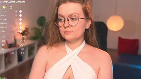 Snapshot of emilyforelsket chatting on February 2025 12:25:02 PM Emily online show from February 2025 12:25:02 PM