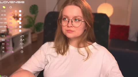 Snapshot of emilyforelsket chatting on February 2025 06:12:01 PM Emily online show from February 2025 06:12:01 PM