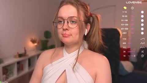 Snapshot of emilyforelsket chatting on March 2025 12:32:02 PM Emily online show from March 2025 12:32:02 PM
