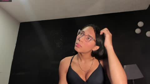 Snapshot of emilygomezz chatting on December 2024 11:40:01 AM Emily online show from December 2024 11:40:01 AM