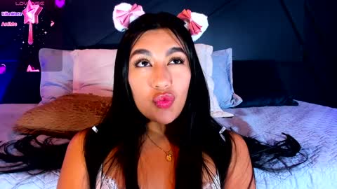 Snapshot of emilyh_ chatting on January 2025 02:00:02 PM Emily online show from January 2025 02:00:02 PM
