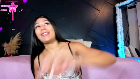 Snapshot of emilyh_ chatting on January 2025 10:40:02 AM Emily online show from January 2025 10:40:02 AM