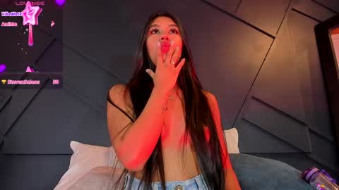 Snapshot of emilyh_ chatting on January 2025 09:40:02 AM Emily online show from January 2025 09:40:02 AM