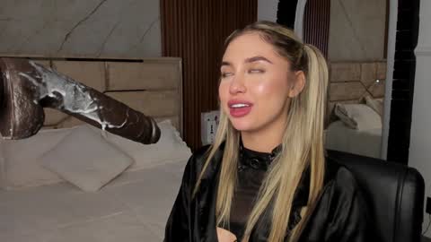 Emily Hendrix online show from January 2025 05:10:01 AM