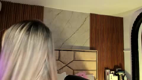 Emily Hendrix online show from September 2025 08:09:01 PM