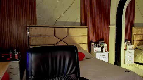 Emily Hendrix online show from October 2025 08:11:02 PM