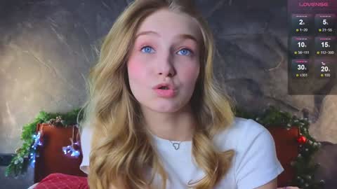 Snapshot of emilyhewell chatting on January 2025 11:15:02 AM Emi online show from January 2025 11:15:02 AM